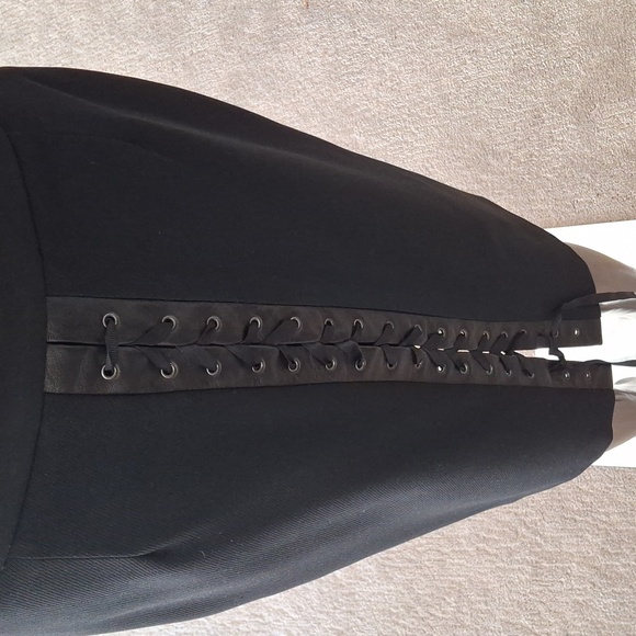 Vintage crepe slim skirt with back leather lace up - Picture 3 of 3